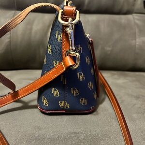 Dooney and Burke Gretta Crossbody!!